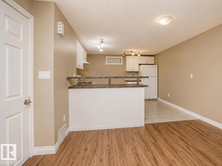9072 52 Street NW, Edmonton, AB, T6B 1G2 - 15