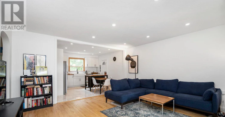 22 Beaucourt Road, Toronto, ON, M8Y 3G2 - 14