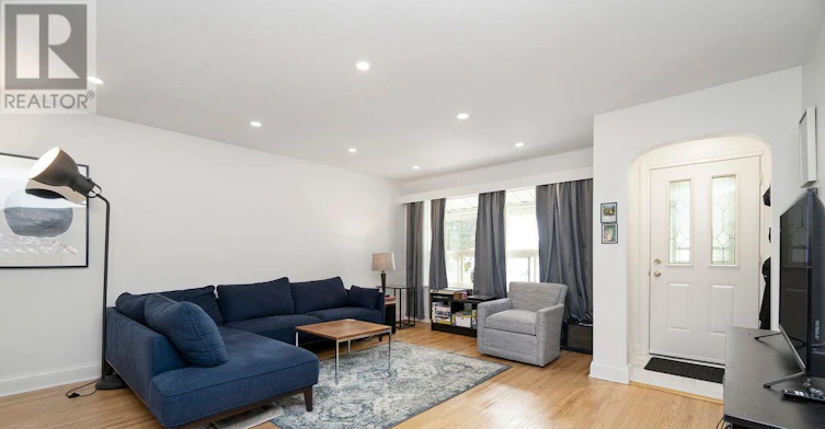 22 Beaucourt Road, Toronto, ON, M8Y 3G2 - 17