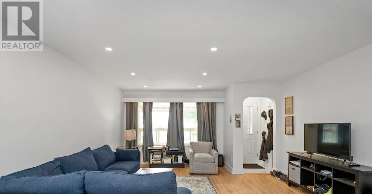 22 Beaucourt Road, Toronto, ON, M8Y 3G2 - 15