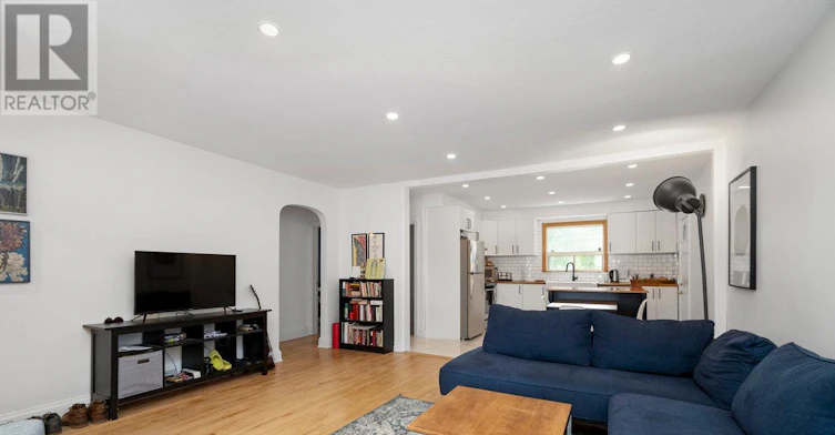 22 Beaucourt Road, Toronto, ON, M8Y 3G2 - 19