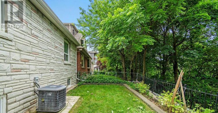 22 Beaucourt Road, Toronto, ON, M8Y 3G2 - 32