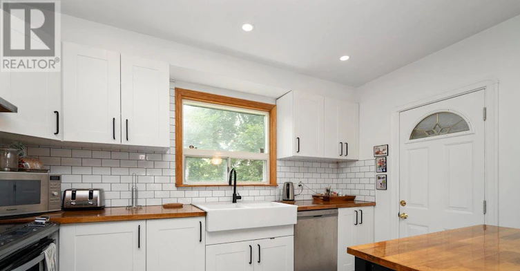 22 Beaucourt Road, Toronto, ON, M8Y 3G2 - 12