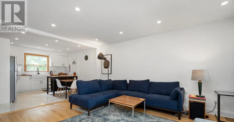 22 Beaucourt Road, Toronto, ON, M8Y 3G2 - 16