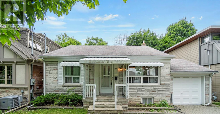 22 Beaucourt Road, Toronto, ON, M8Y 3G2 - 4