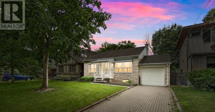 22 Beaucourt Road, Toronto, ON, M8Y 3G2