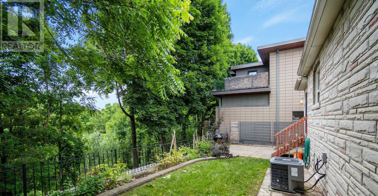 22 Beaucourt Road, Toronto, ON, M8Y 3G2 - 31