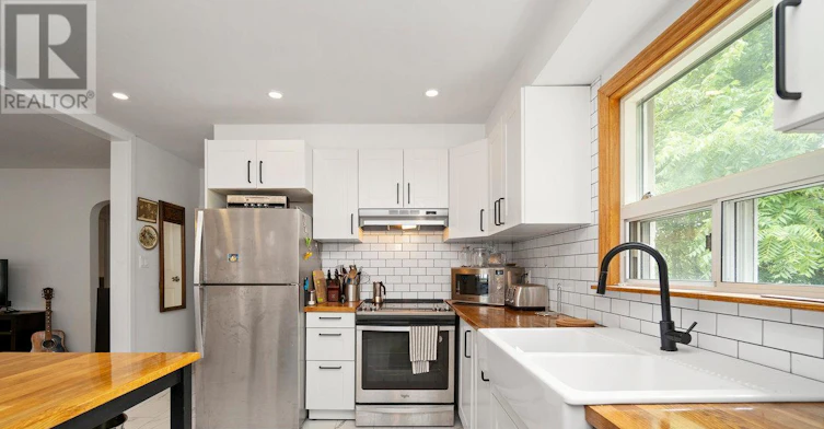 22 Beaucourt Road, Toronto, ON, M8Y 3G2 - 10