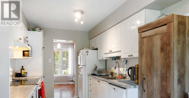 16 Cohen Avenue, Ottawa, ON, K2L 4E9 - 10