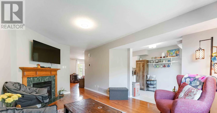 16 Cohen Avenue, Ottawa, ON, K2L 4E9 - 7