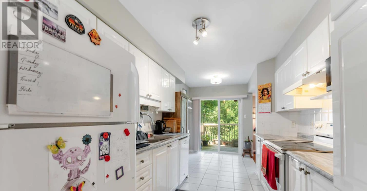 16 Cohen Avenue, Ottawa, ON, K2L 4E9 - 11