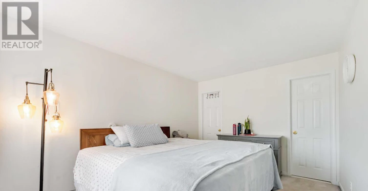 16 Cohen Avenue, Ottawa, ON, K2L 4E9 - 14