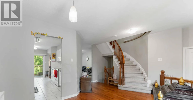 16 Cohen Avenue, Ottawa, ON, K2L 4E9 - 13