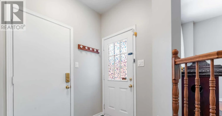 16 Cohen Avenue, Ottawa, ON, K2L 4E9 - 5