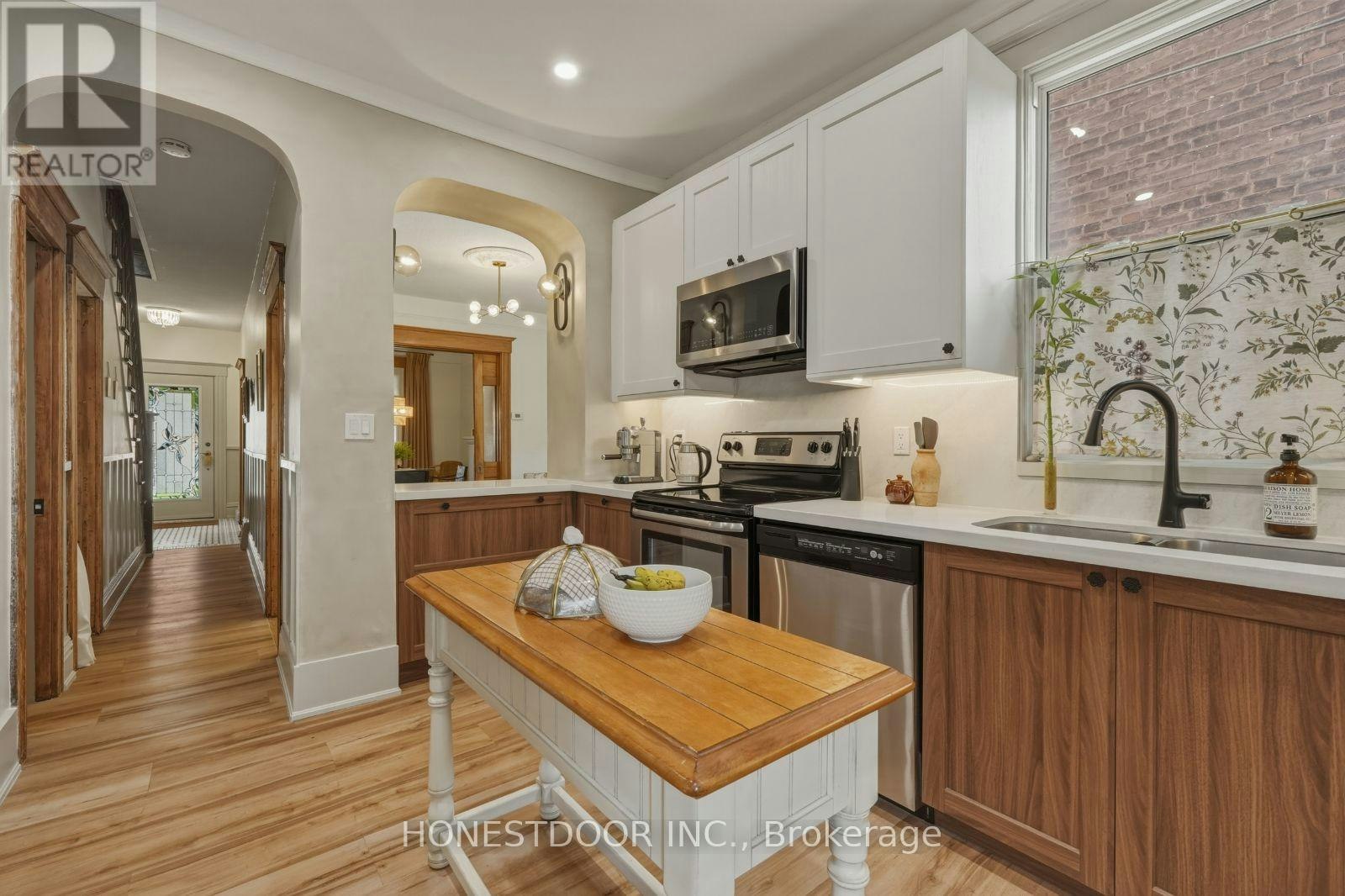 42 Nightingale Street, Hamilton, ON, L8L 1R8
