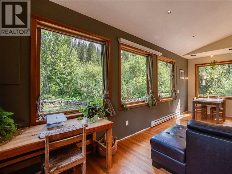 6042 Woodward Road, Winlaw, BC, V0G 2G0 - 40