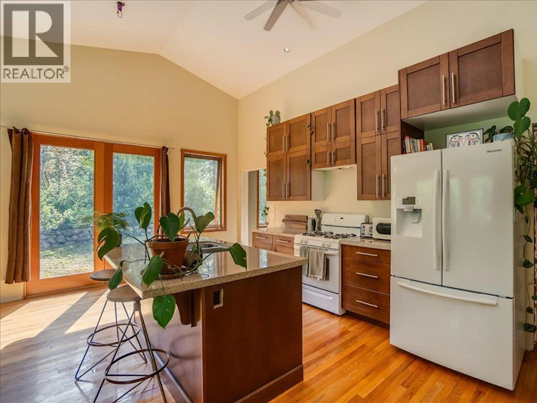 6042 Woodward Road, Winlaw, BC, V0G 2G0 - 39