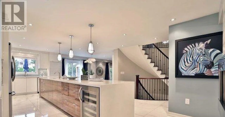 215 River Oaks Boulevard E, Oakville, ON, L6H 5N3 - 5