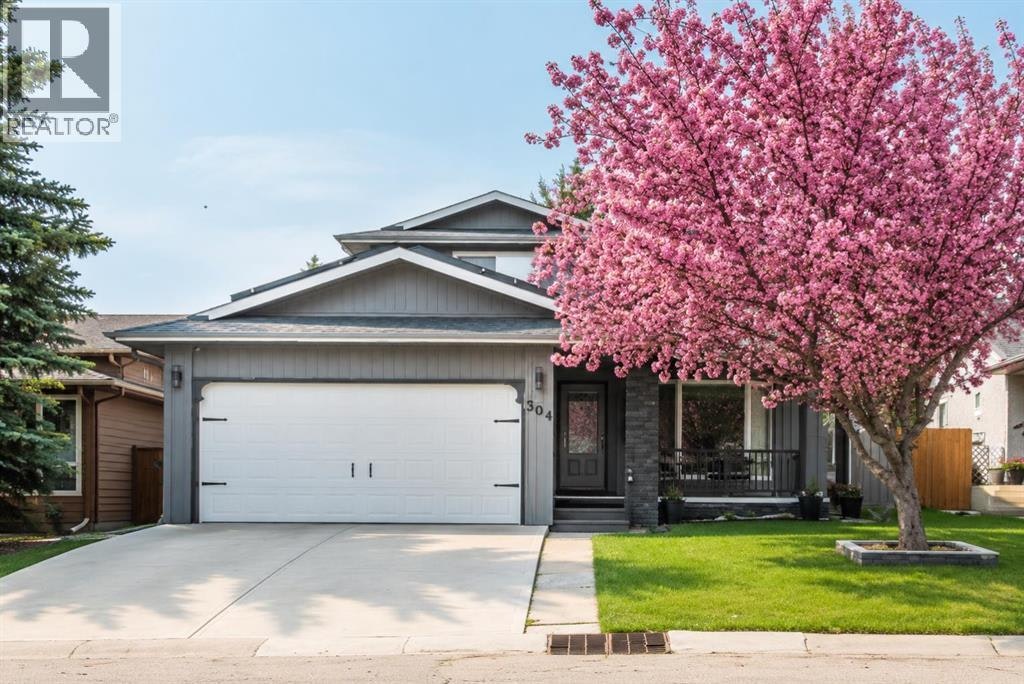 304 Shawcliffe Circle SW, Calgary, AB, T2Y 1A4