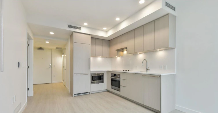 1004-13675 107a Avenue, Surrey, BC, V3T 2H2 - 5