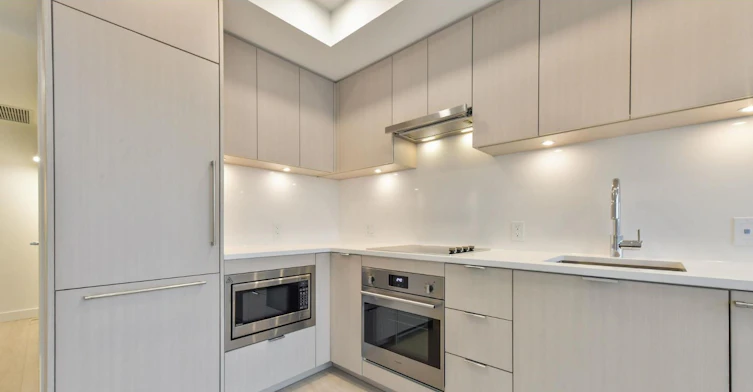 1004-13675 107a Avenue, Surrey, BC, V3T 2H2 - 16