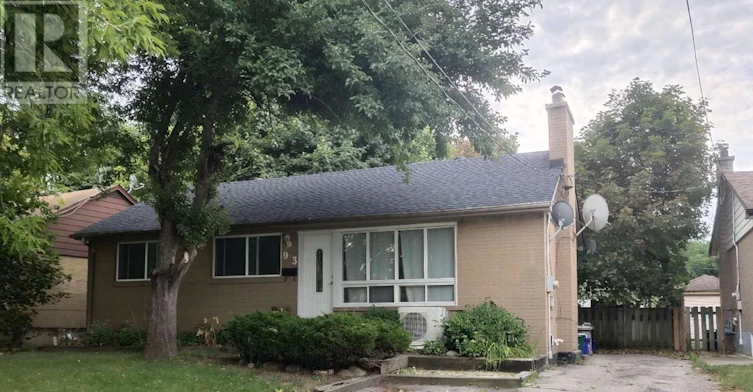 BSMT-93 Cartier Crescent, Richmond Hill, ON, L4C 2N3