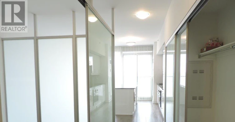 1702-426 University Avenue, Toronto, ON, M5G 1S9 - 6