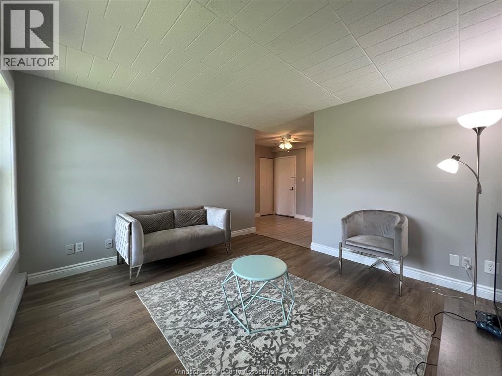 6563 Thornberry, Windsor, ON, N8T 3A6 - 6