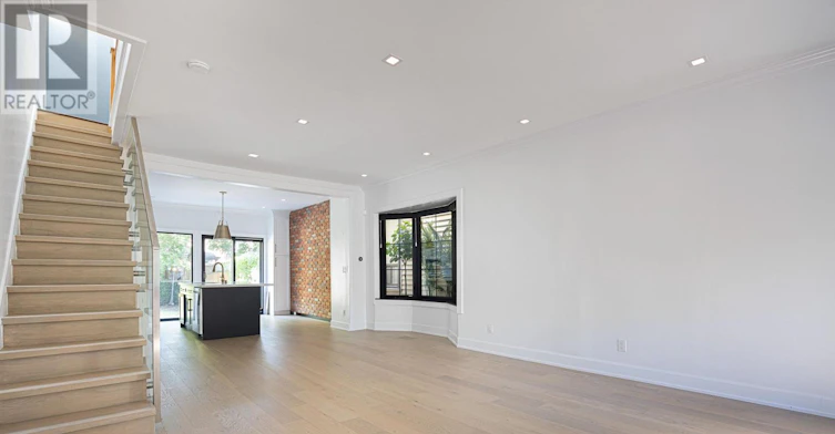 82 Frizzell Avenue, Toronto, ON, M4J 1E3 - 9