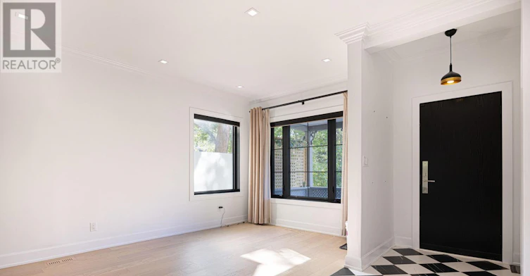 82 Frizzell Avenue, Toronto, ON, M4J 1E3 - 3