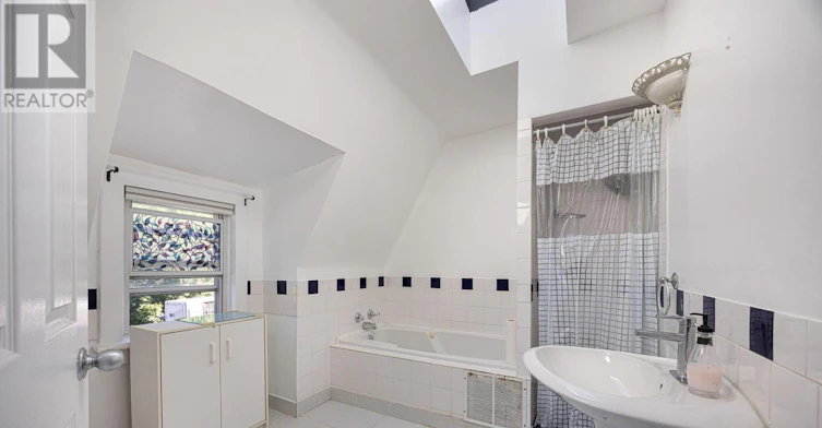82 Frizzell Avenue, Toronto, ON, M4J 1E3 - 20