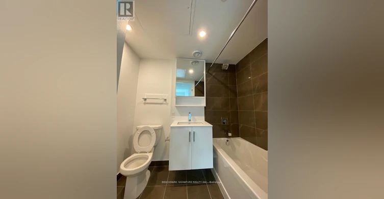 2515-88 Queen Street E, Toronto, ON, M5C 0B6 - 7