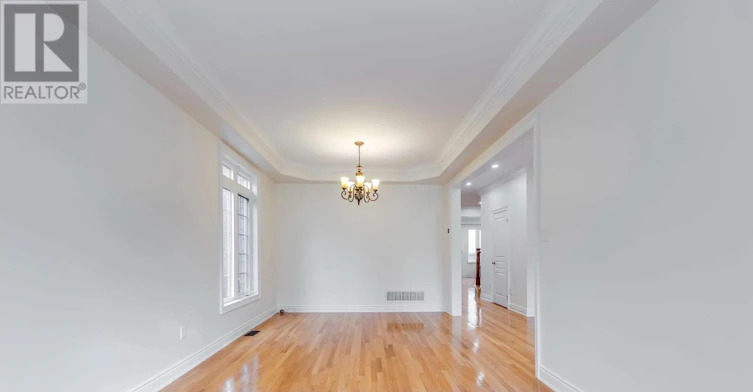285 Great Lakes Boulevard, Oakville, ON, L6L 6V2 - 5