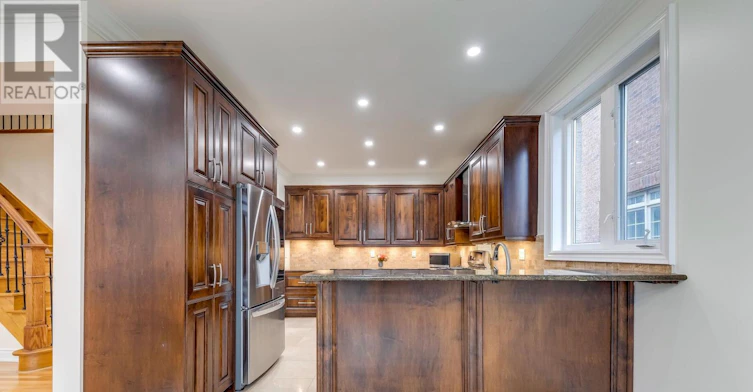 285 Great Lakes Boulevard, Oakville, ON, L6L 6V2 - 8
