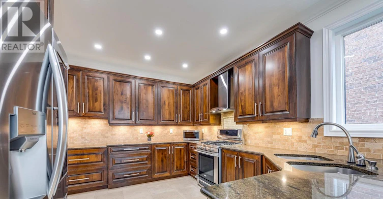 285 Great Lakes Boulevard, Oakville, ON, L6L 6V2 - 7