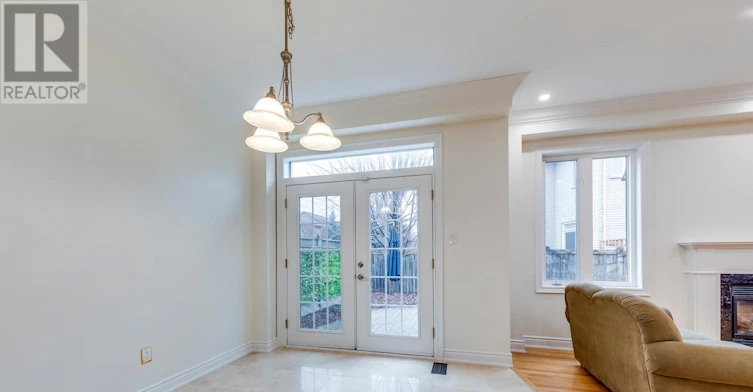 285 Great Lakes Boulevard, Oakville, ON, L6L 6V2 - 10
