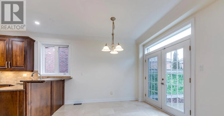 285 Great Lakes Boulevard, Oakville, ON, L6L 6V2 - 9