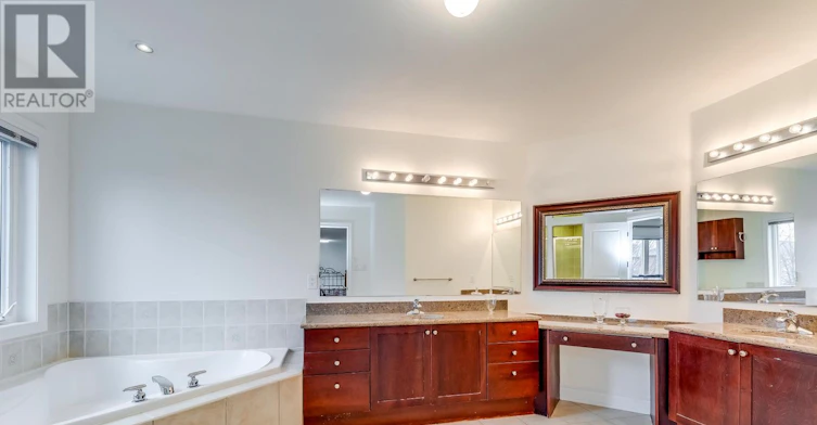 285 Great Lakes Boulevard, Oakville, ON, L6L 6V2 - 23