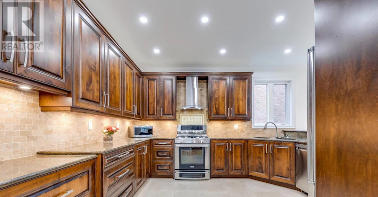 285 Great Lakes Boulevard, Oakville, ON, L6L 6V2 - 6
