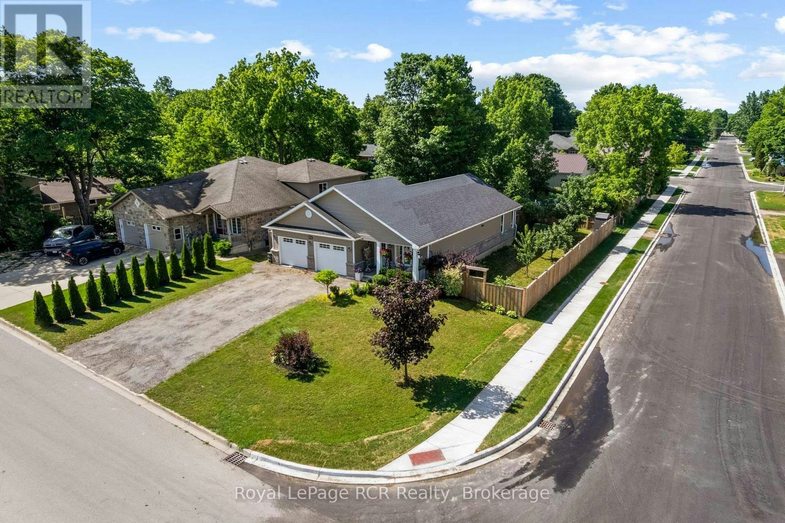724 Elgin Street, Saugeen Shores, ON, N0H 2C0