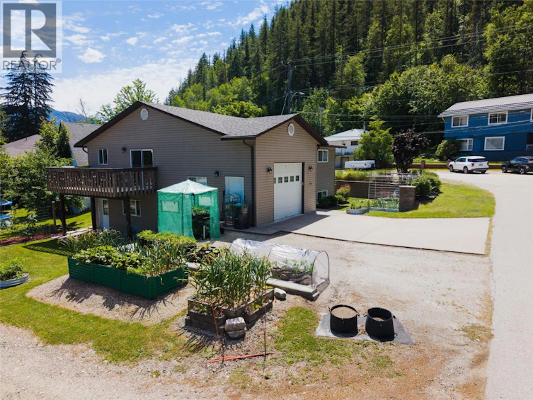 120 Kootenay Avenue, Castlegar, BC, V1N 4H4 - 62