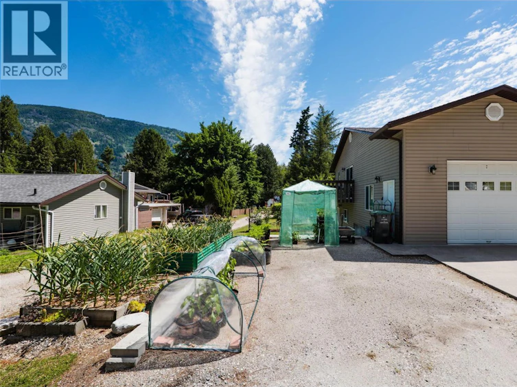 120 Kootenay Avenue, Castlegar, BC, V1N 4H4 - 48