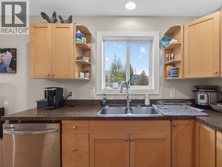 120 Kootenay Avenue, Castlegar, BC, V1N 4H4 - 11