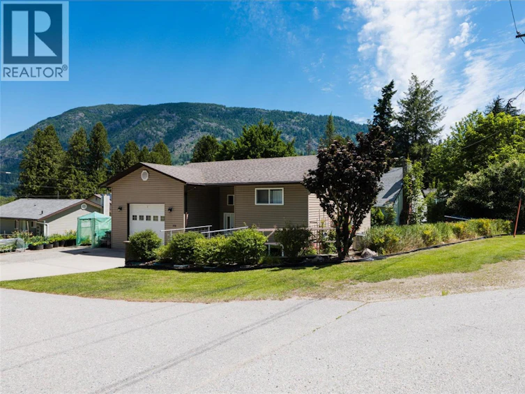120 Kootenay Avenue, Castlegar, BC, V1N 4H4 - 43