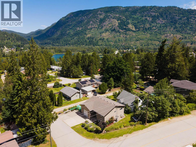 120 Kootenay Avenue, Castlegar, BC, V1N 4H4 - 55