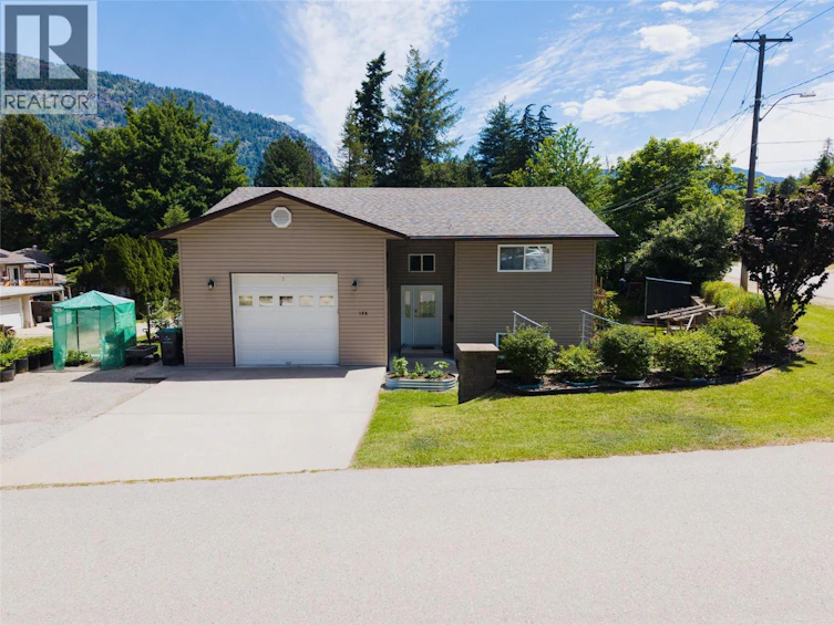 120 Kootenay Avenue, Castlegar, BC, V1N 4H4 - 2