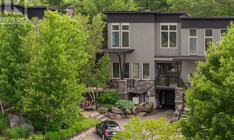 76 Carrick Trail