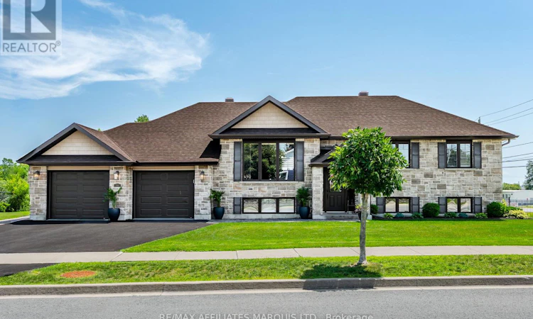 2 Mercier Avenue E