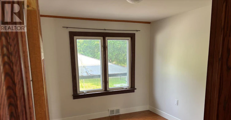 UPPER-5648 Royal Manor Drive, Niagara Falls, ON, L2G 1E8 - 10