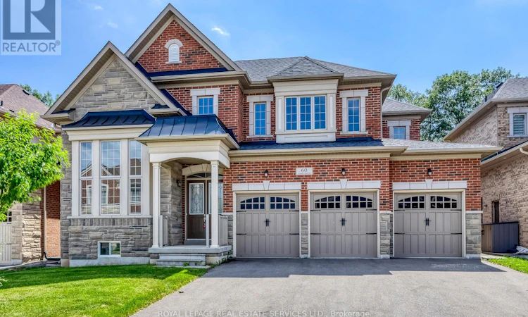 60 Avanti Crescent